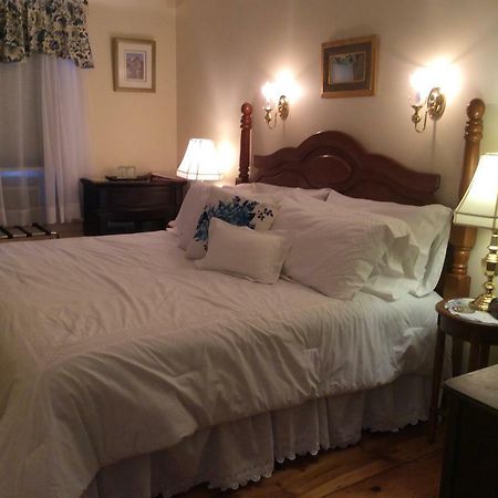 The Red Hook Country Inn, An "Old Rhinebeck" Bed & Breakfast Esterno foto