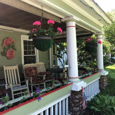 The Red Hook Country Inn, An "Old Rhinebeck" Bed & Breakfast Esterno foto