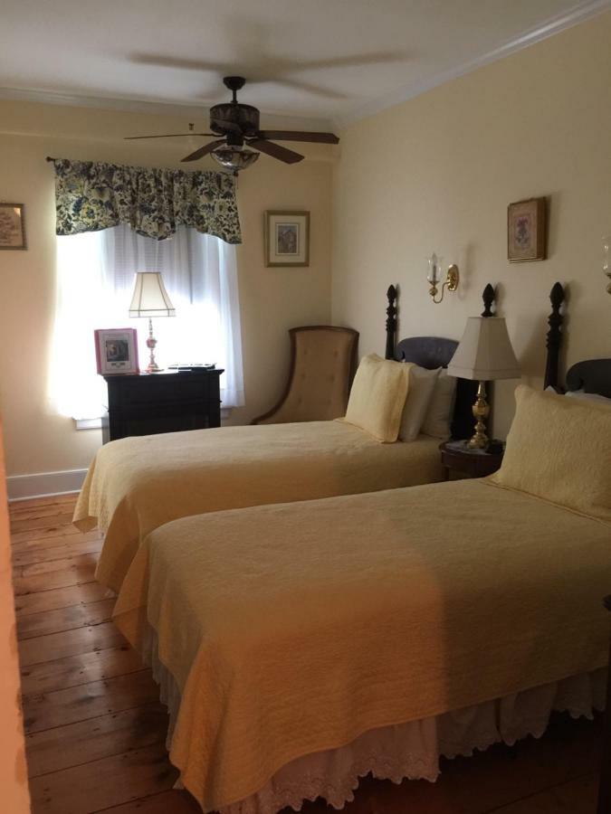 The Red Hook Country Inn, An "Old Rhinebeck" Bed & Breakfast Esterno foto