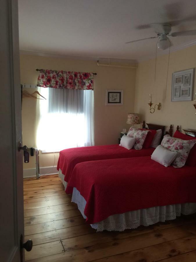 The Red Hook Country Inn, An "Old Rhinebeck" Bed & Breakfast Esterno foto