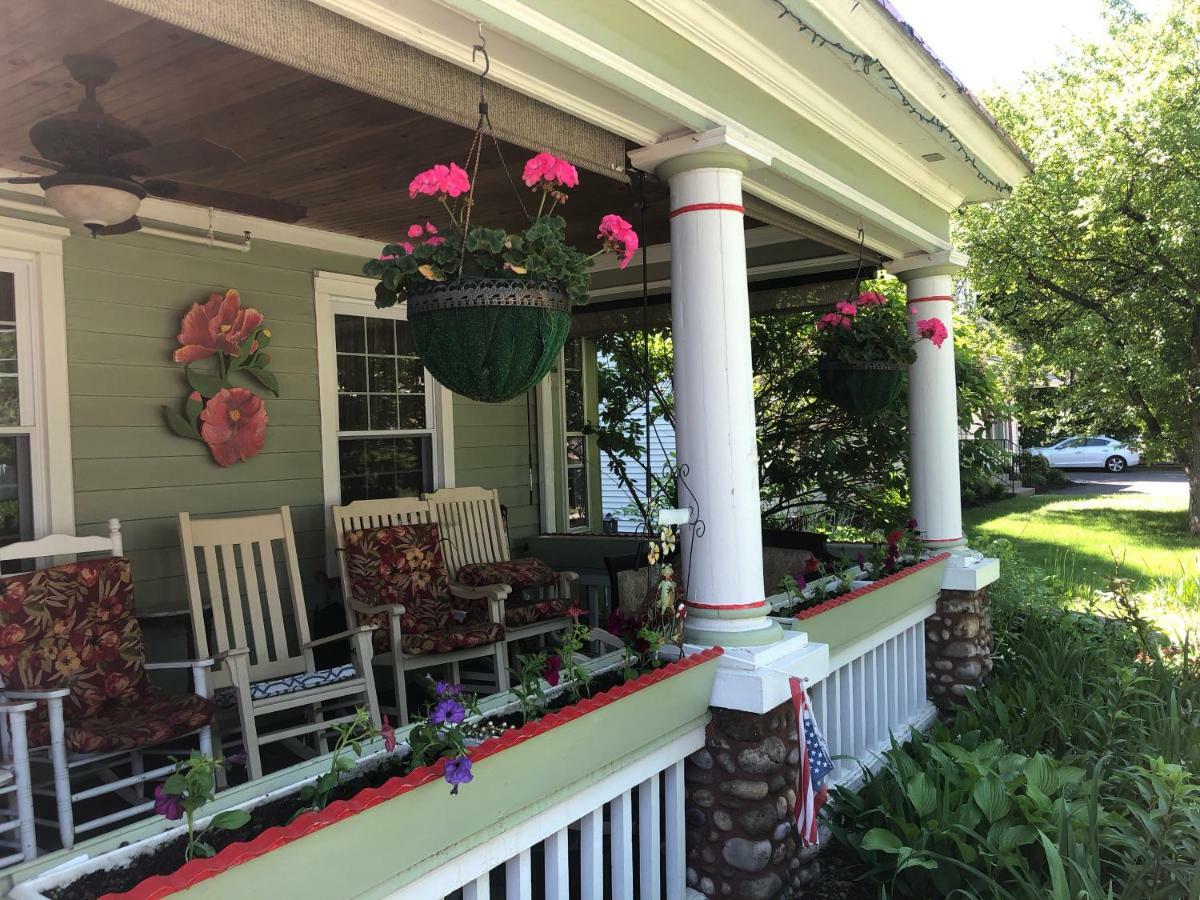 The Red Hook Country Inn, An "Old Rhinebeck" Bed & Breakfast Esterno foto