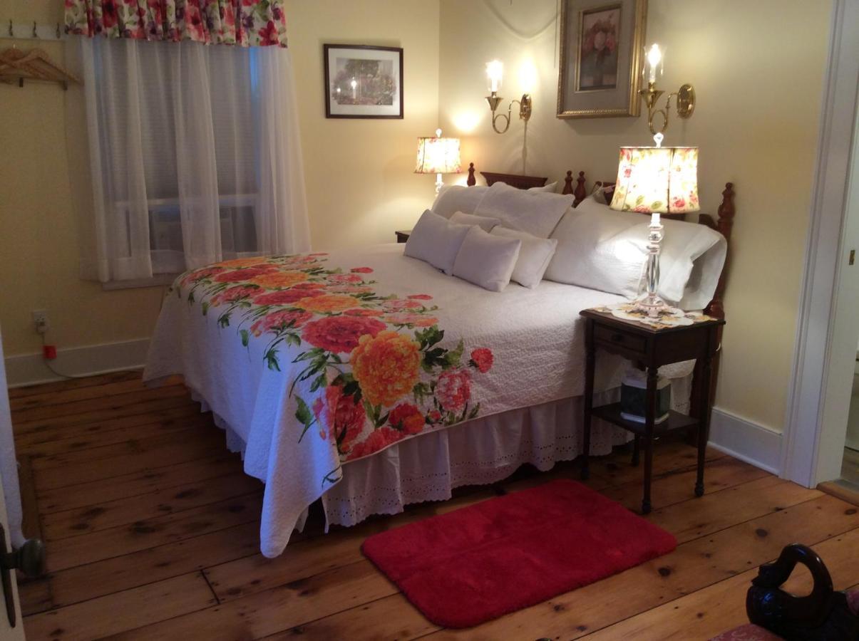 The Red Hook Country Inn, An "Old Rhinebeck" Bed & Breakfast Esterno foto